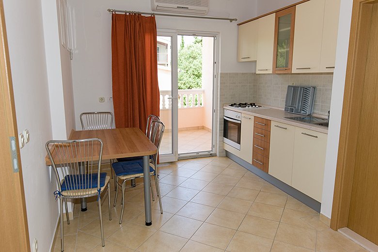 Apartments Milić, Promajna - dining room