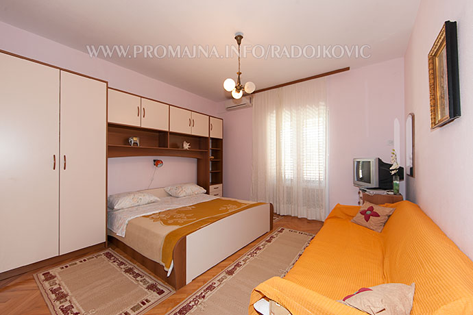 Apartments Radojković, Promajna - bedroom, Schlafzimmer