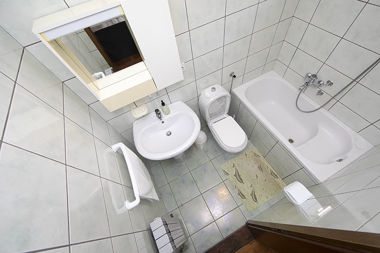Apartments Tolj, Promajna - bathroom